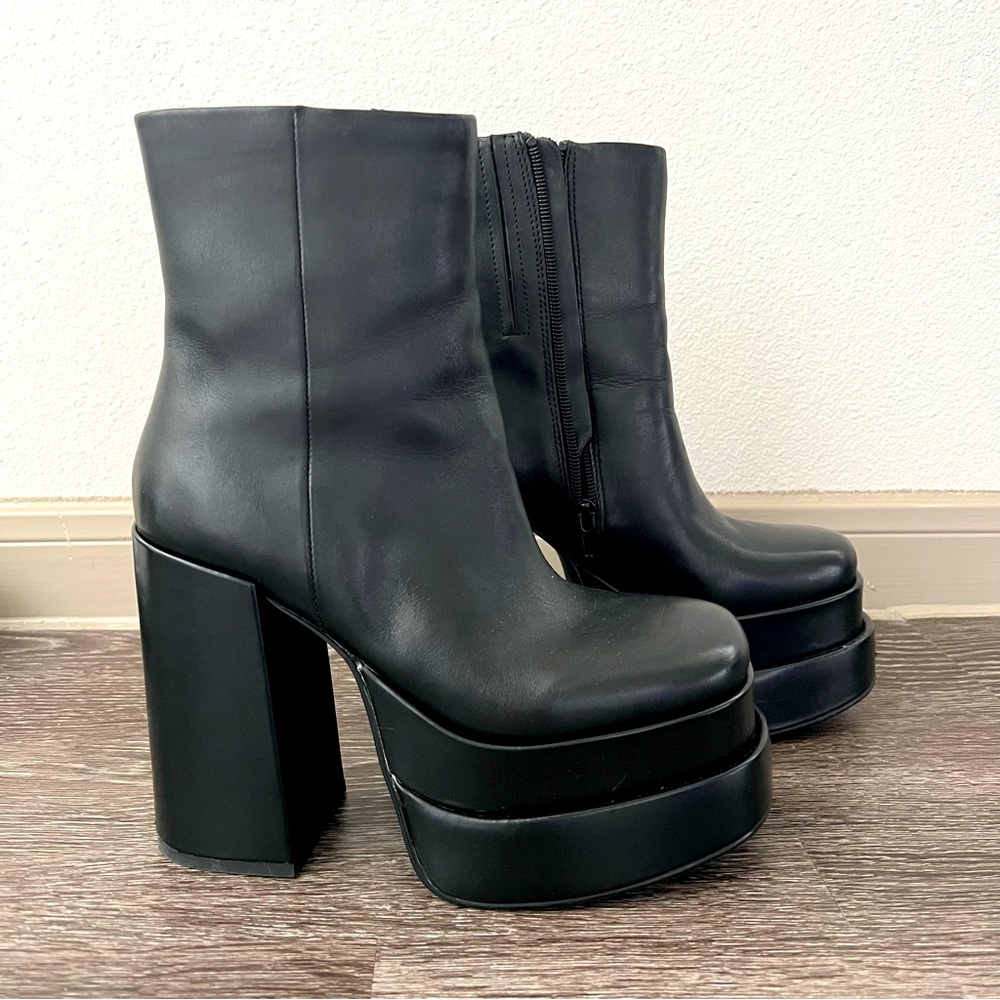 Steve Madden Leather Cobra Boots